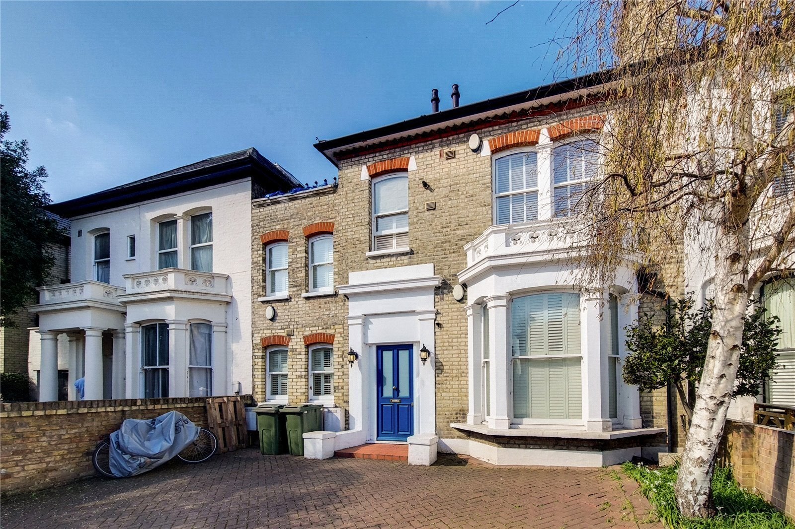 Flat Castelnau in Greater London