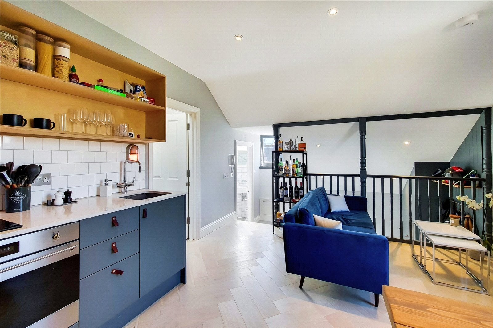 Flat Castelnau in Greater London