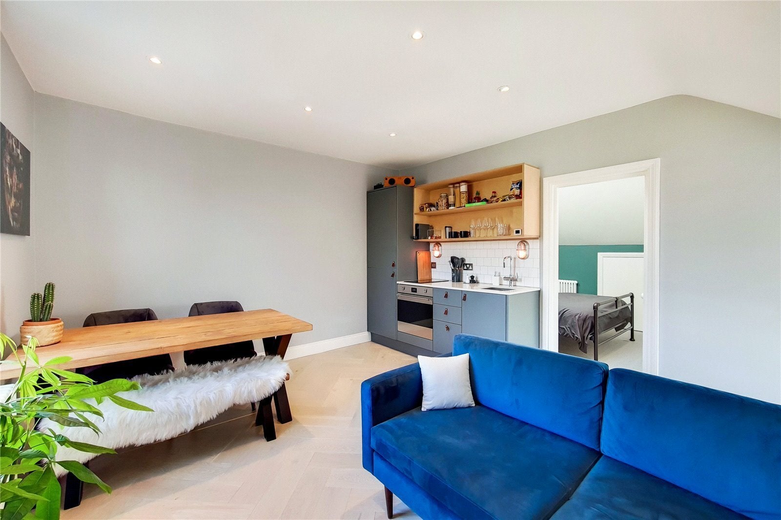 Flat Castelnau in Greater London