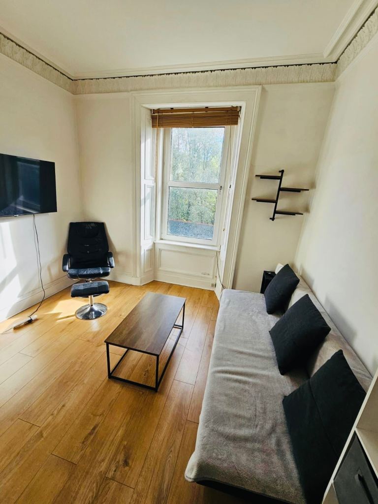 Flat Morningside Gardens in City of Edinburgh