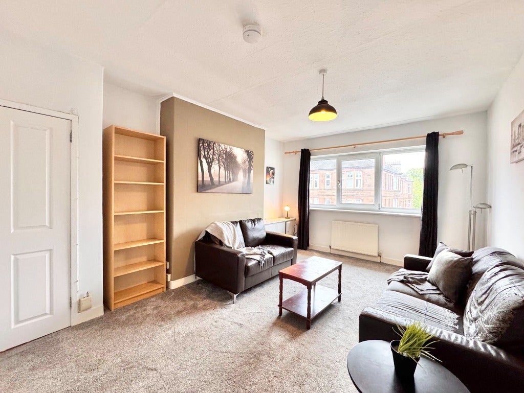 Flat Thornwood Avenue in Glasgow