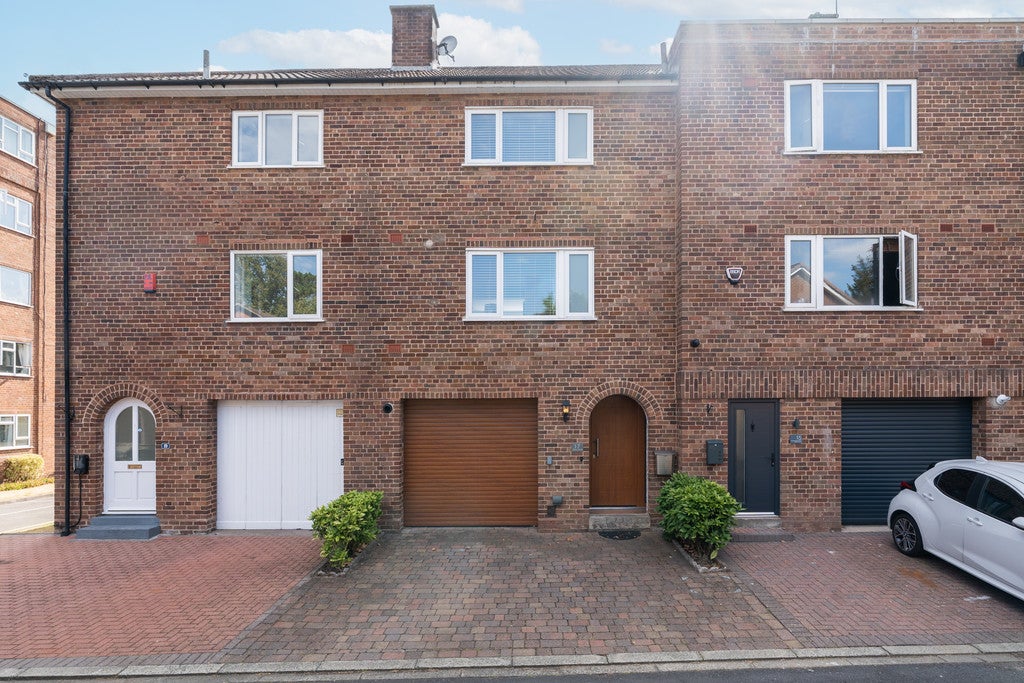 House Pavenham Drive in Birmingham