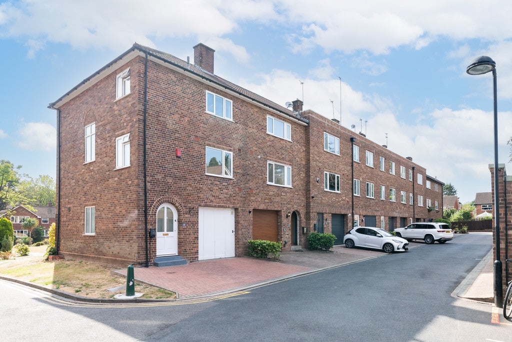 House Pavenham Drive in Birmingham