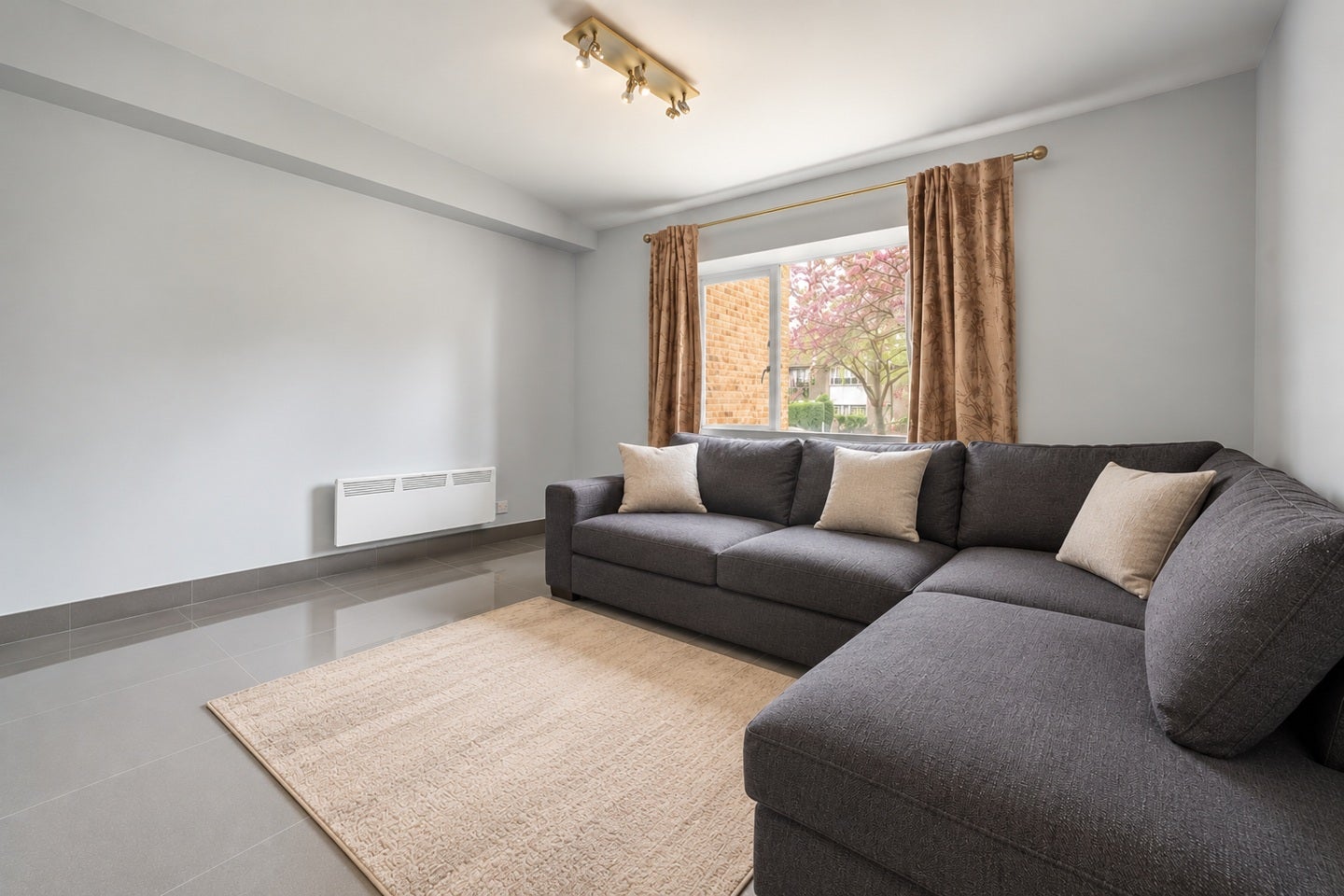 Flat Aberdeen Park in Greater London