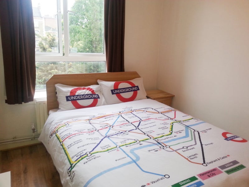 Room Vauxhall Walk in Greater London