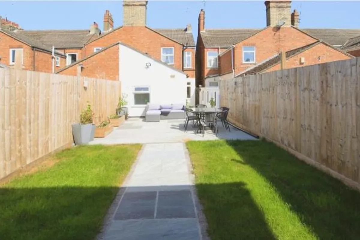 House Queens Walk in Peterborough