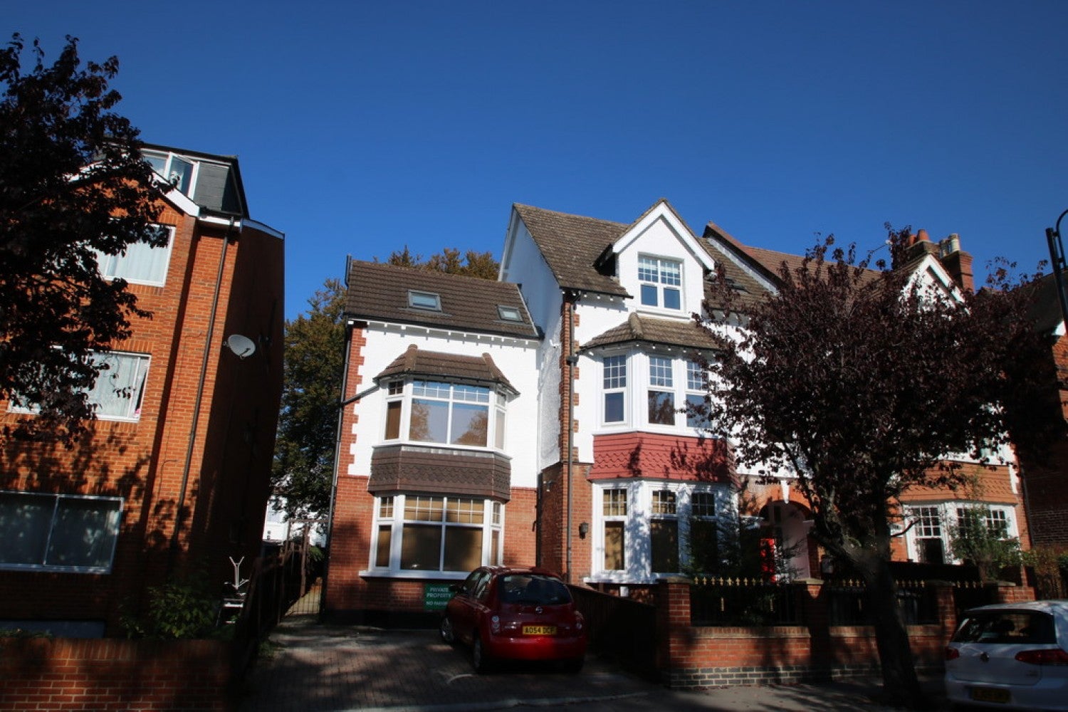 Flat Park Lane in Greater London