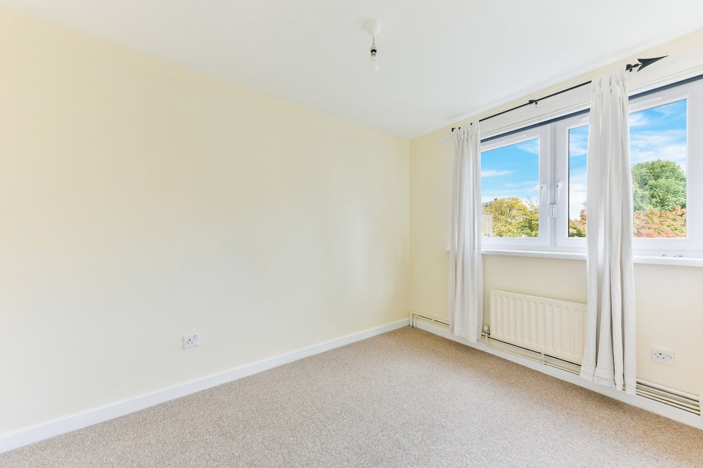 House Ericcson Close in Greater London