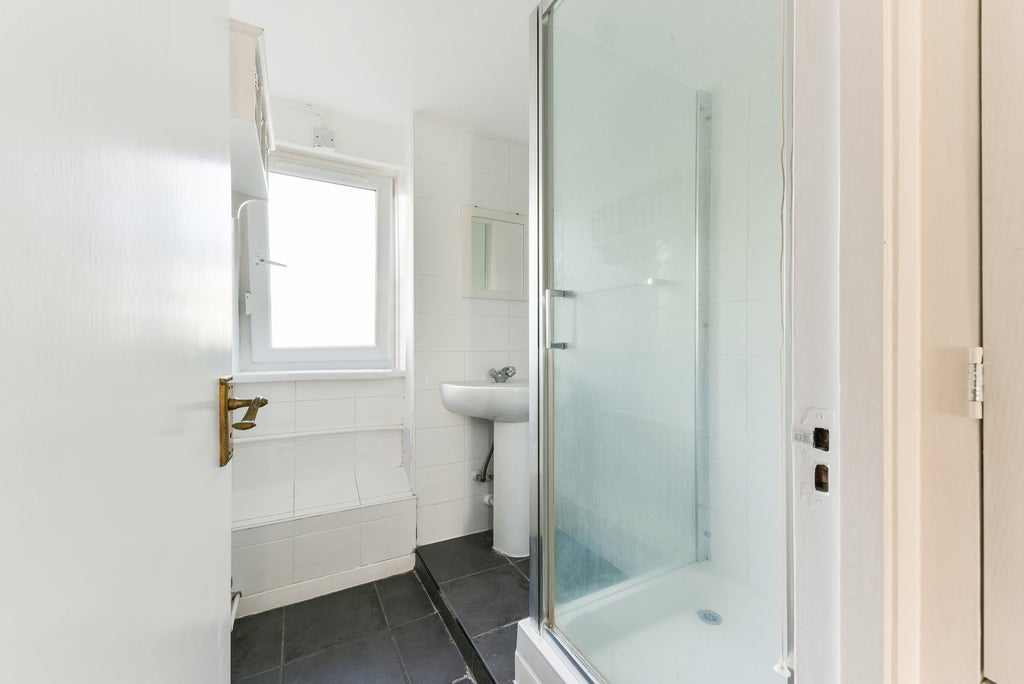 House Ericcson Close in Greater London