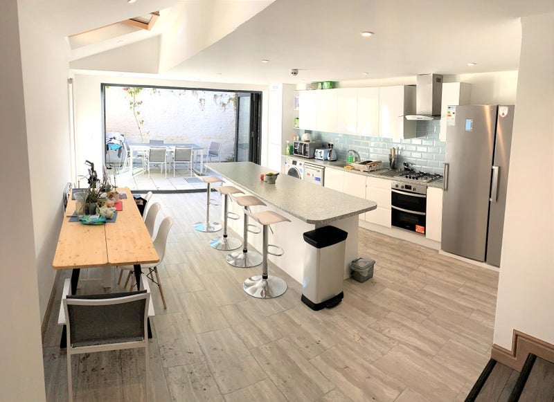 Room Hemberton Road in Greater London