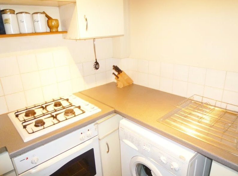 Flat Caledonian Place in City of Edinburgh