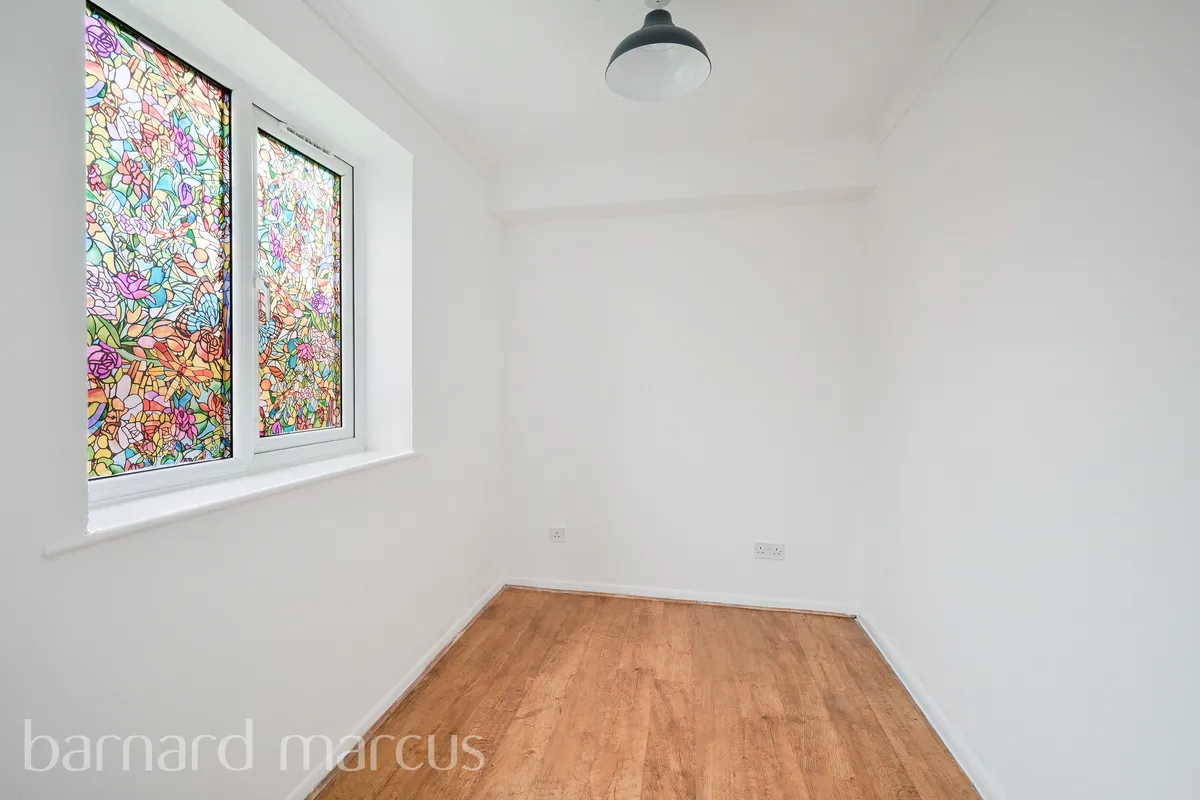 Flat Redford Close in Greater London
