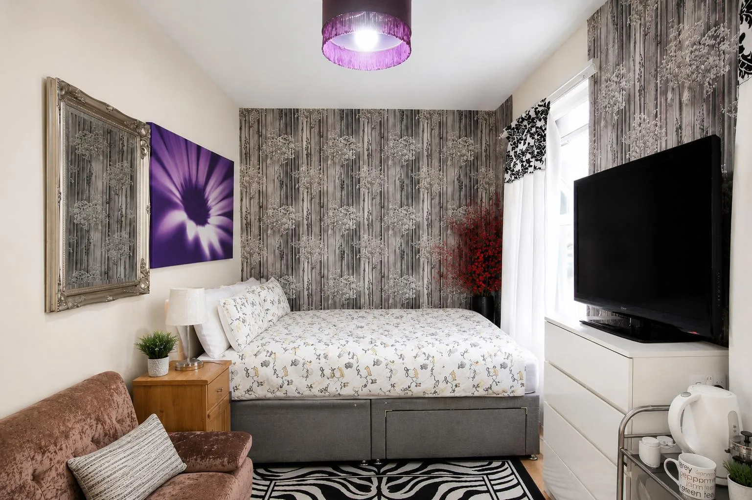 Flat Putney High Street in Greater London