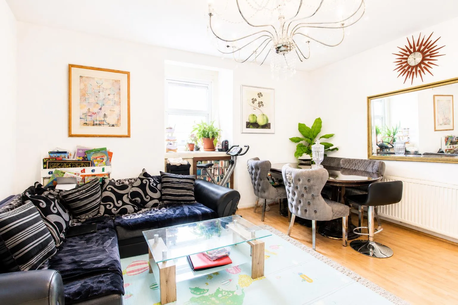 Flat Putney High Street in Greater London
