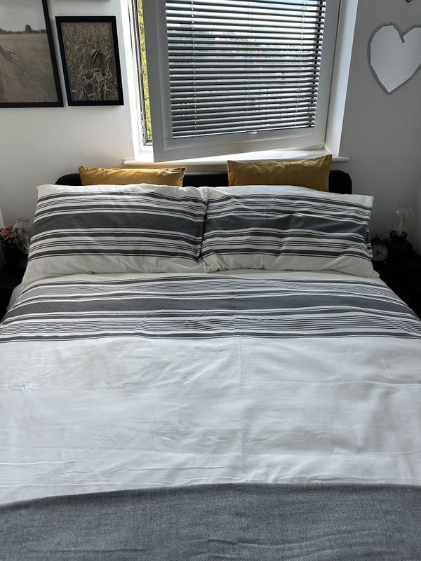Room Bathurst Square in Greater London