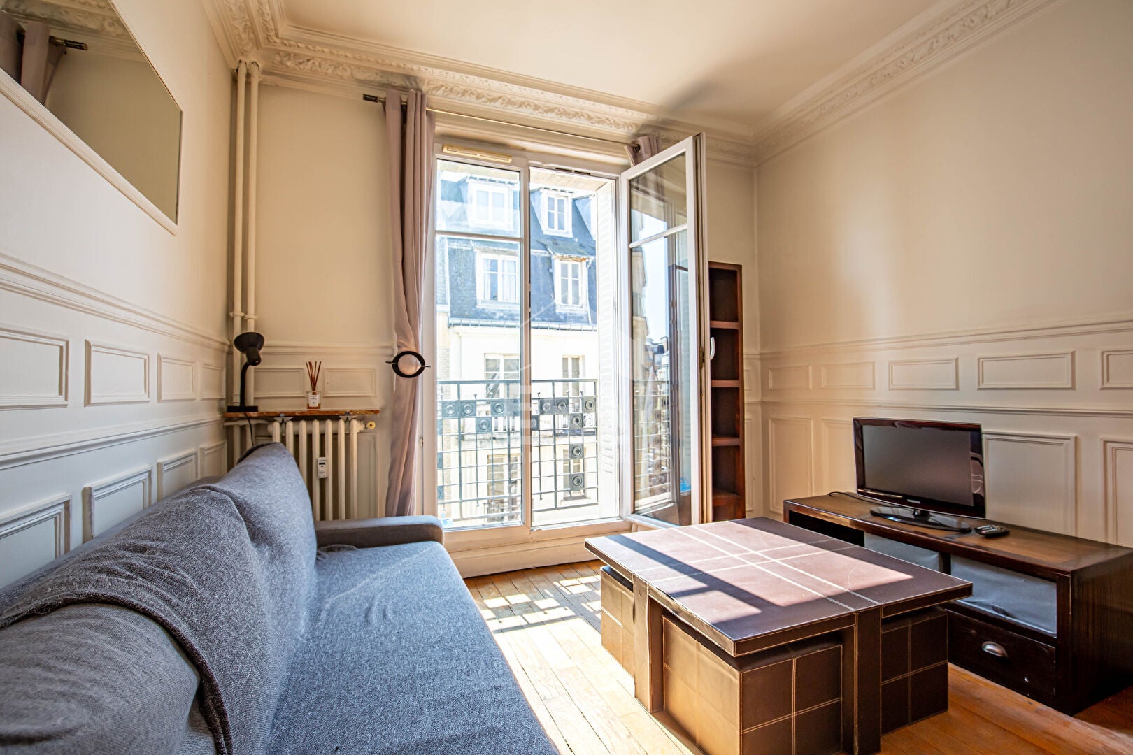 Flat Rue Ernest Lacoste in Paris