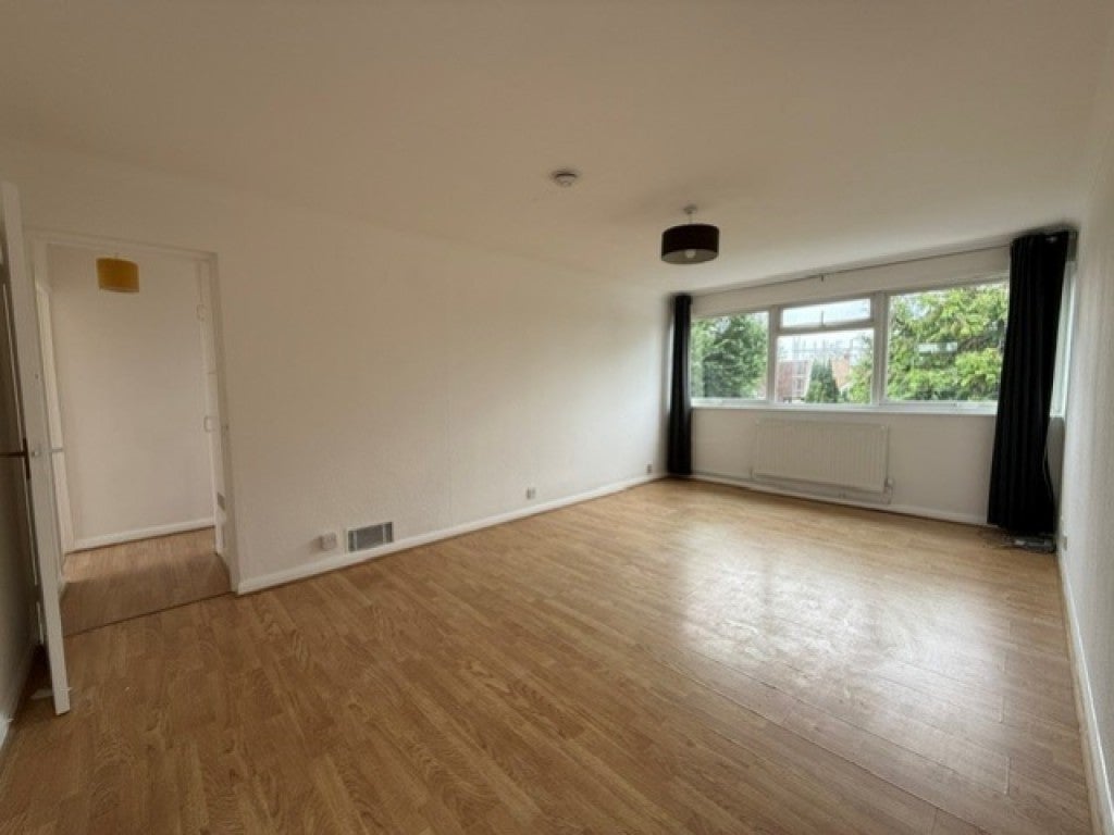 Flat Watford Road in Three Rivers