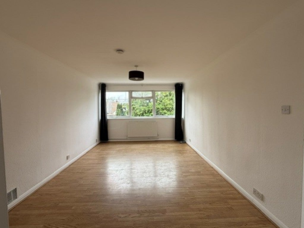 Flat Watford Road in Three Rivers