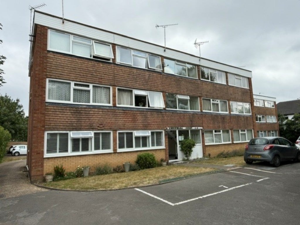 Flat Watford Road in Three Rivers