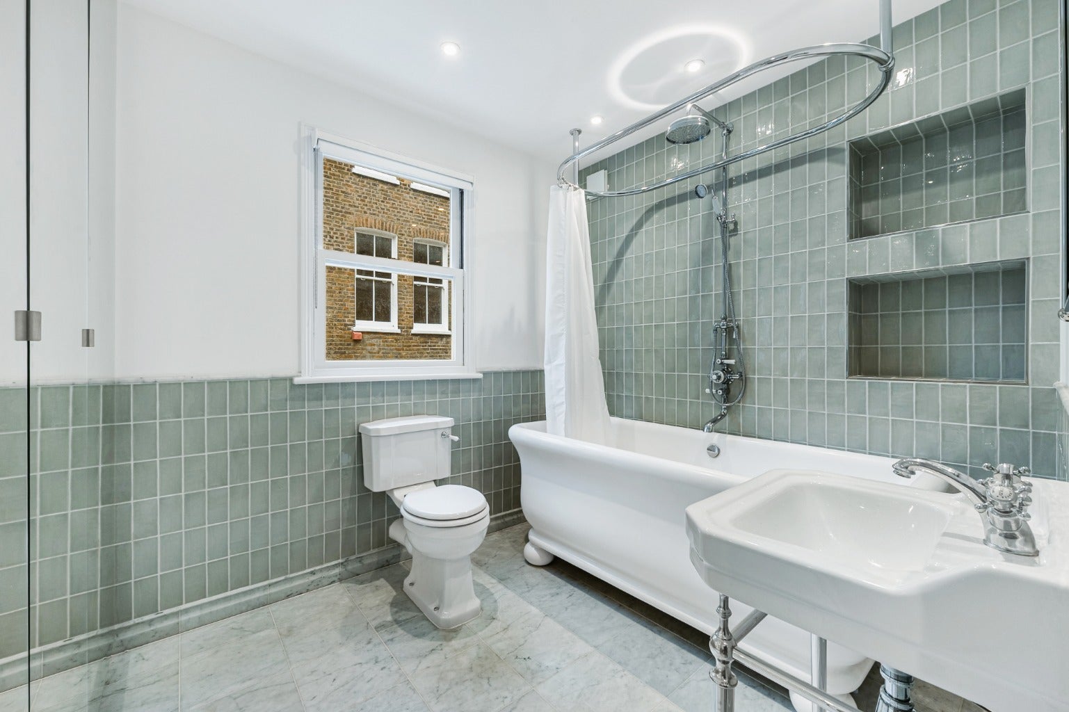 Flat Comeragh Road in Greater London