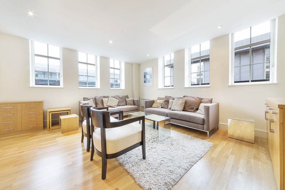 Flat Bennett's Yard in City of Westminster
