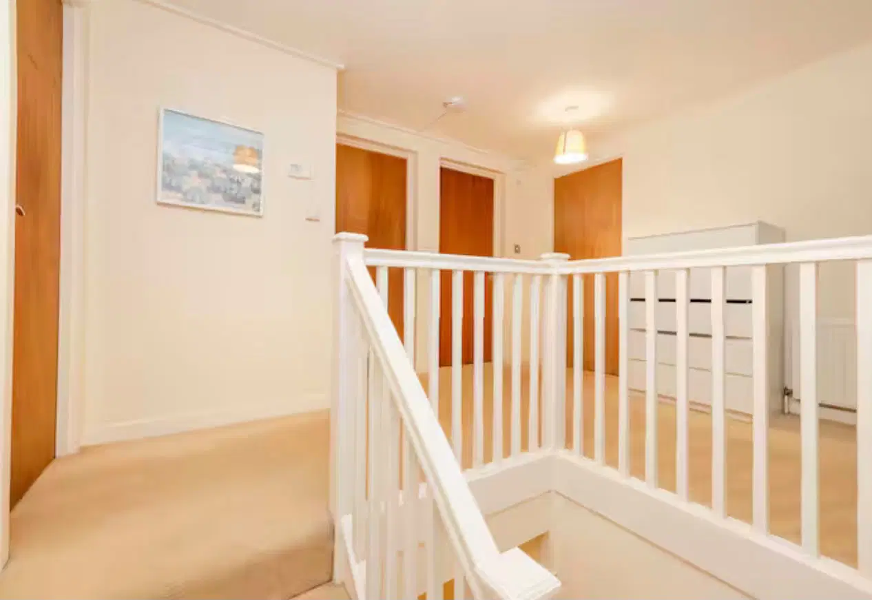 Room Valleyfield Street in City of Edinburgh