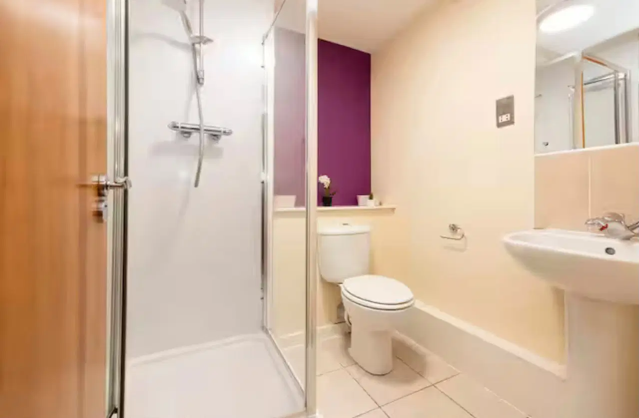 Room Valleyfield Street in City of Edinburgh