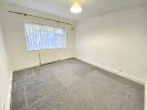 Flat Glebe Road in London