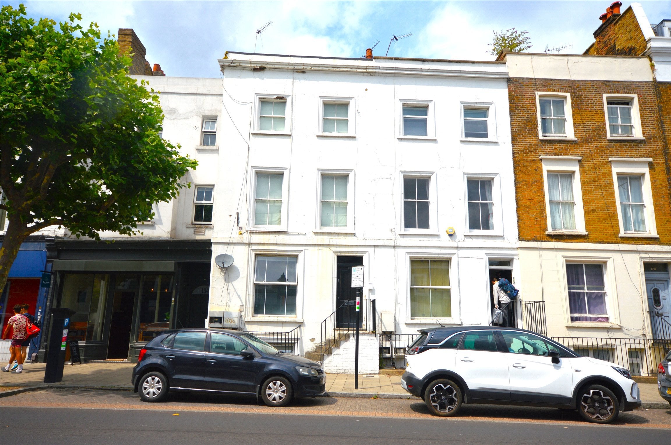 Flat Saint John's Hill in Greater London