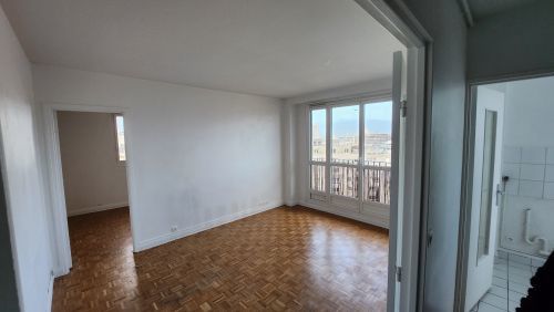 Flat Rue de Crimée in Paris
