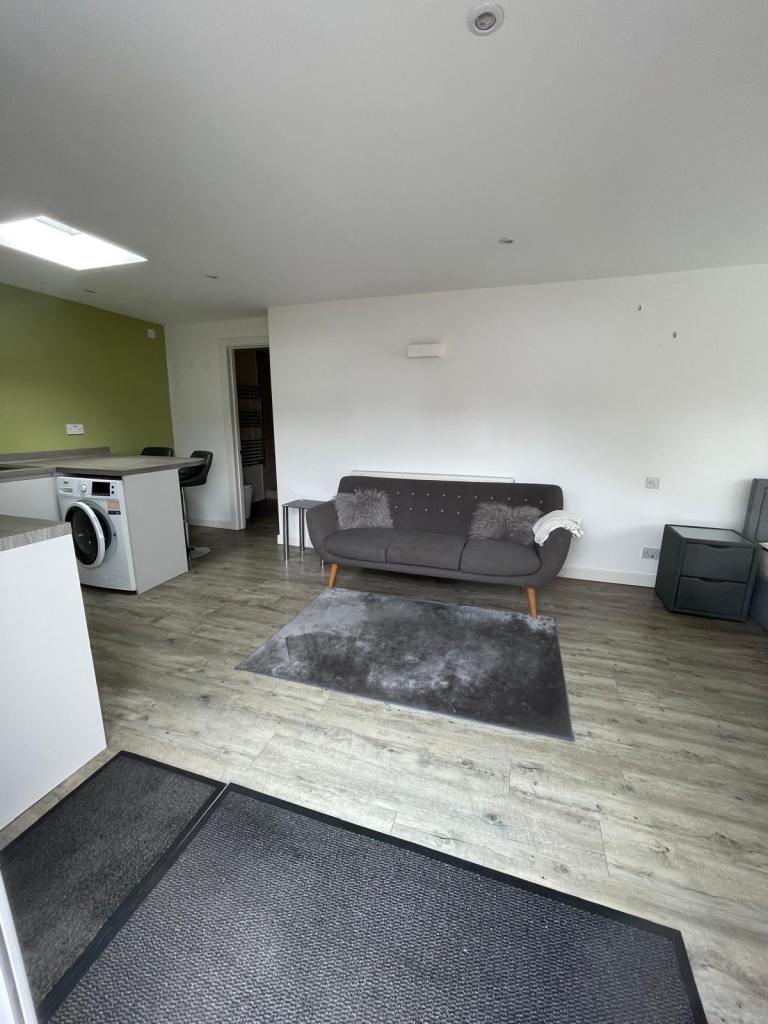 Flat Anstead Drive in Greater London