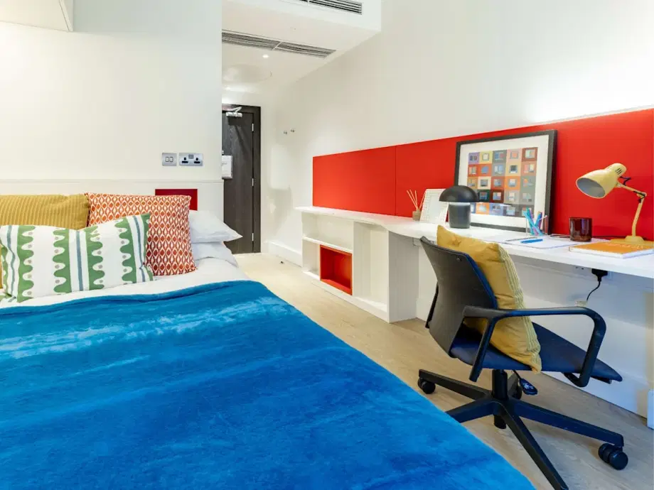 Flat Tinworth Street in Greater London