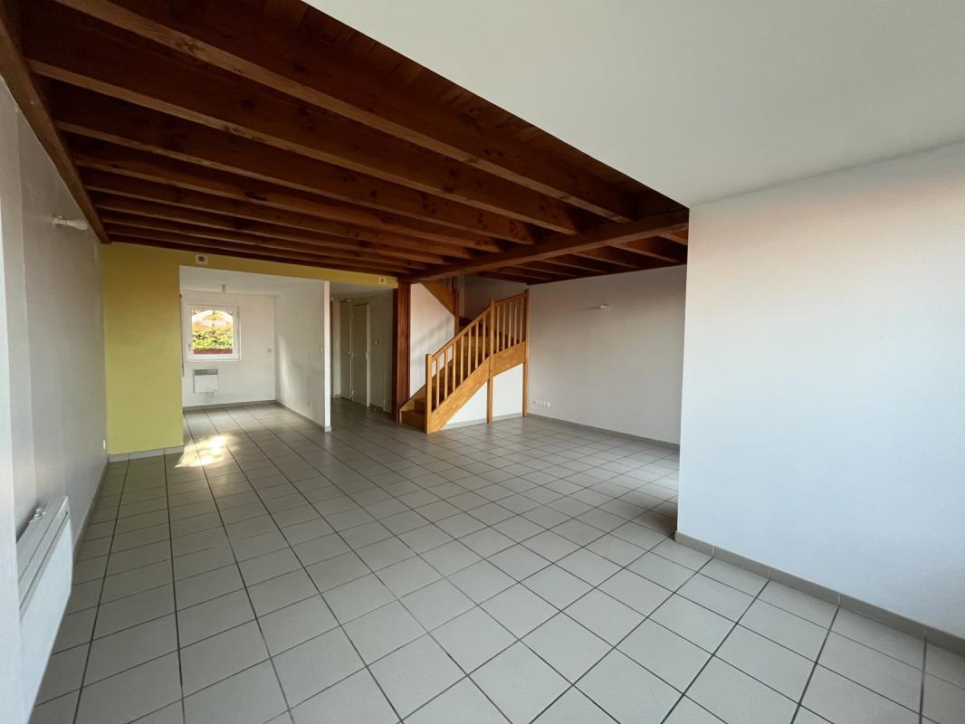 Appartement Rue Roche Bâtie à Thizy-les-Bourgs