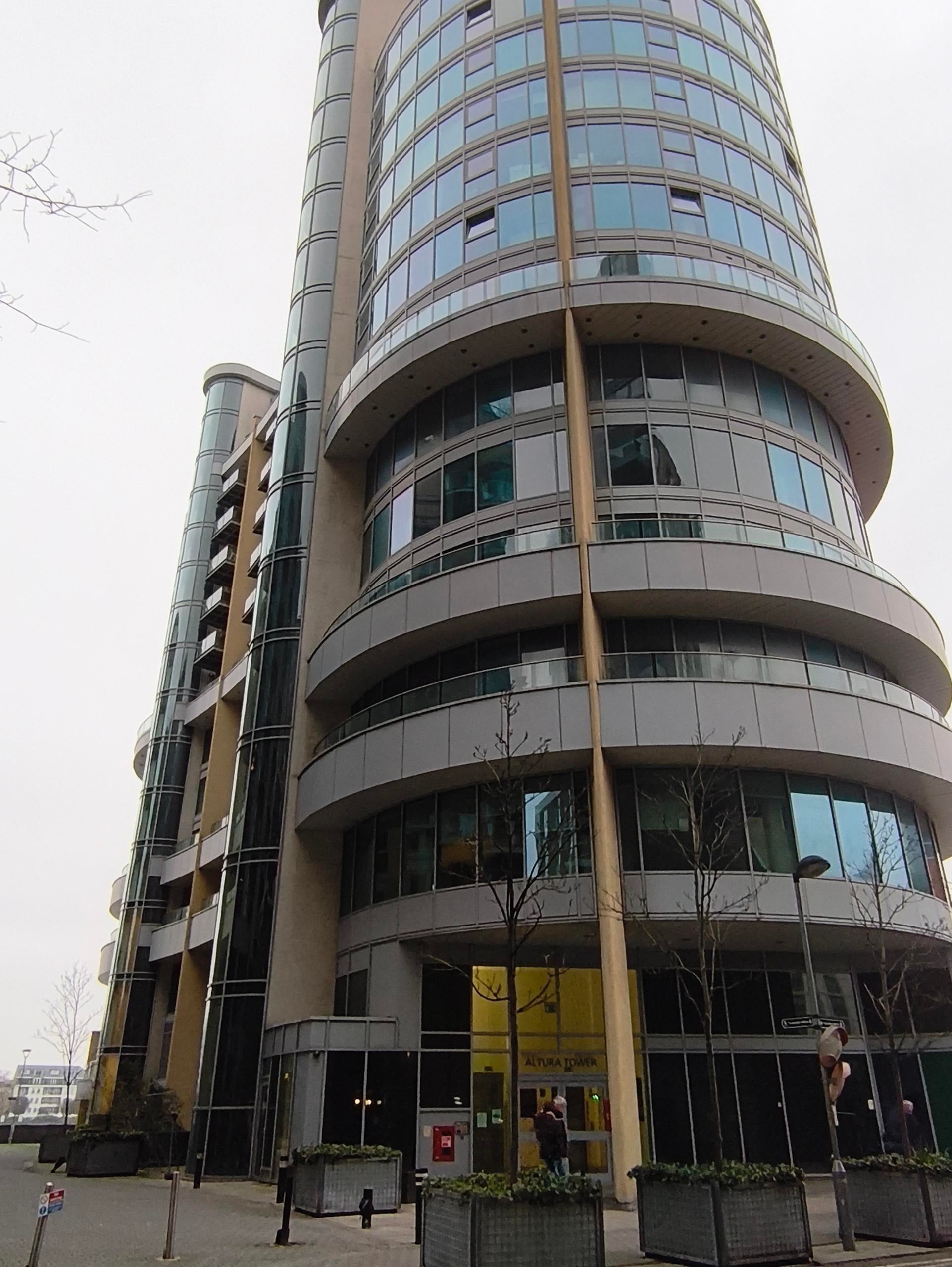Flat Bridges Court in Greater London