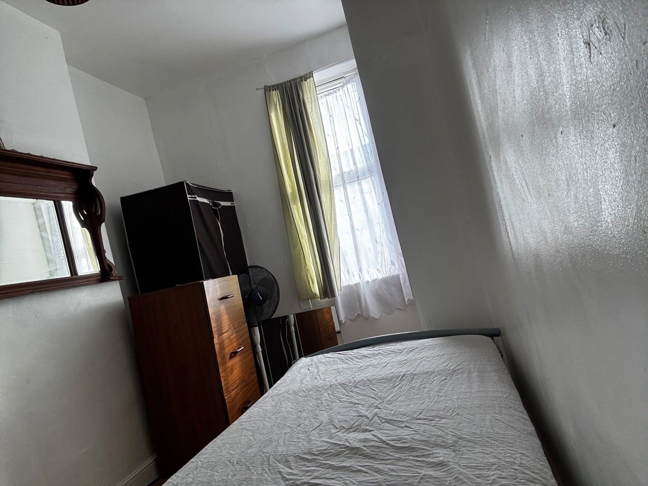 Room Moorhill Street in Bristol