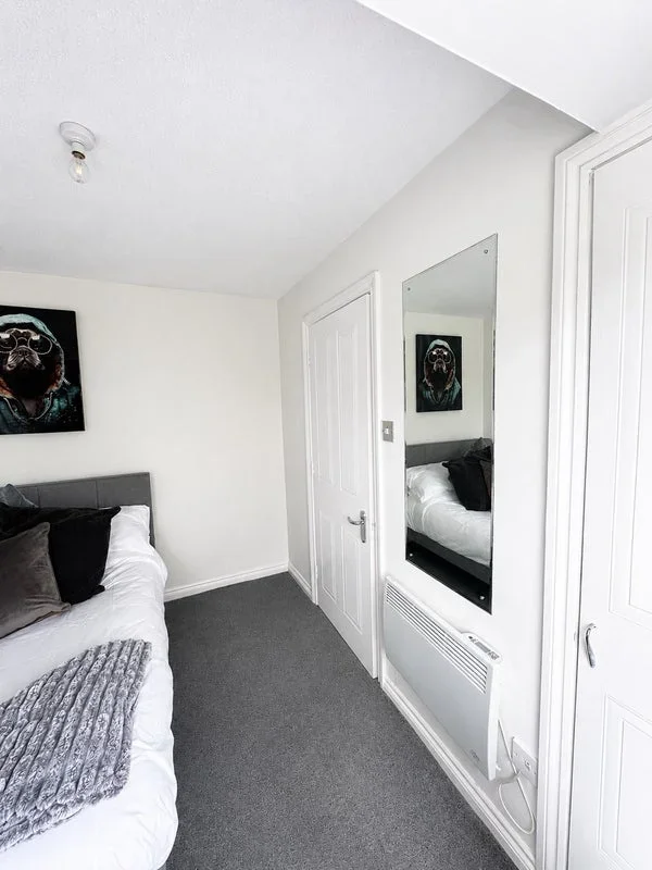Room Cavell Crescent in Greater London