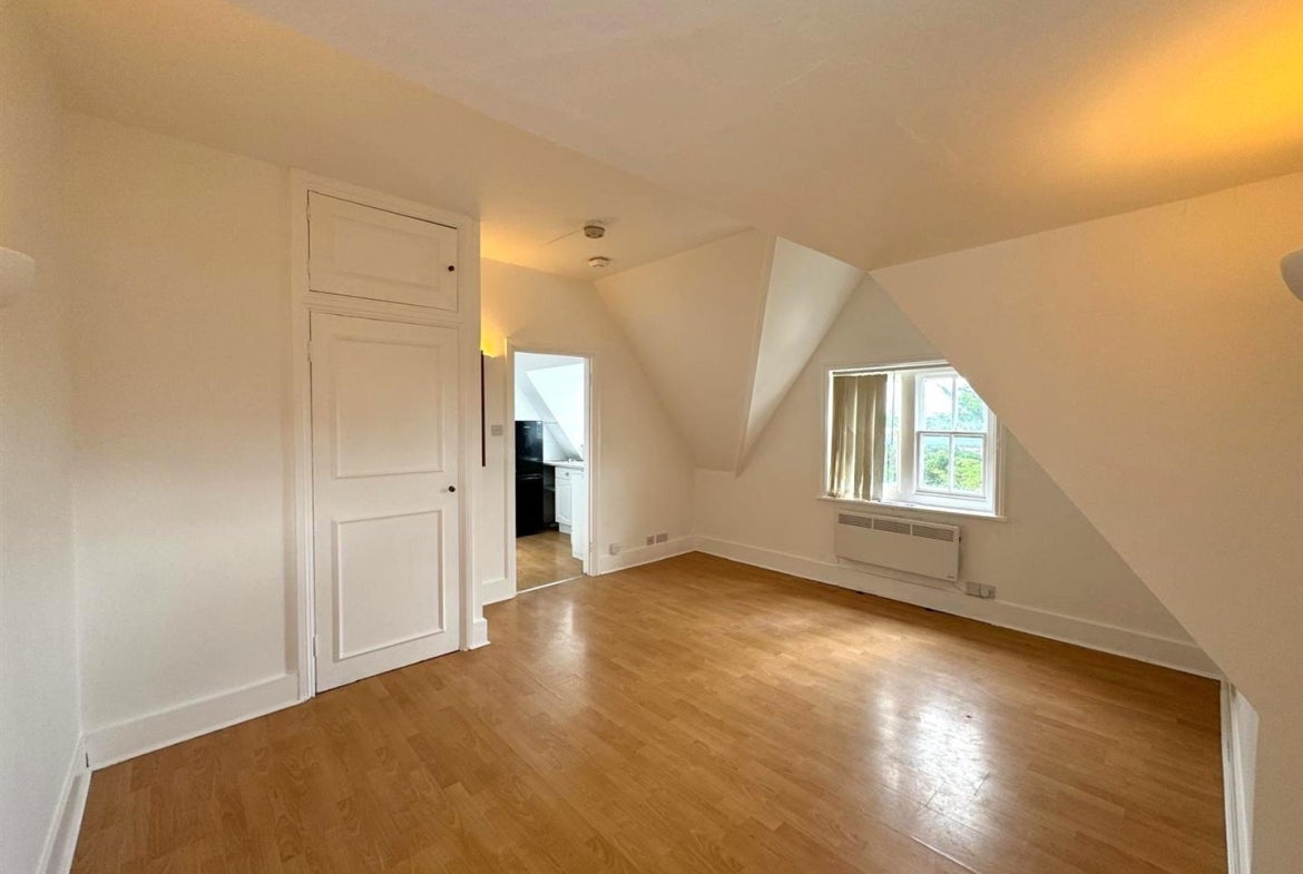 Flat Boyn Hill Avenue in Maidenhead