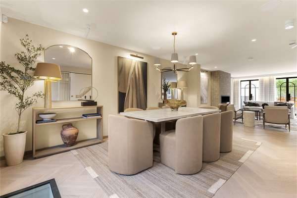 House Cadogan Street in Greater London