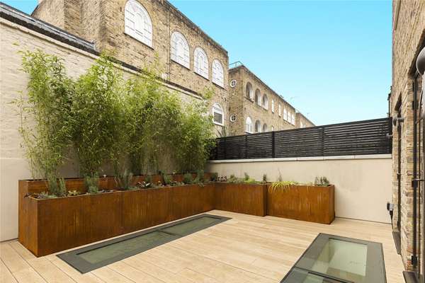 House Cadogan Street in Greater London