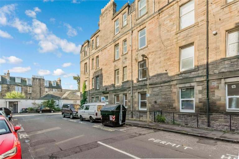 Flat Millar Place in City of Edinburgh