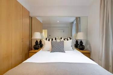 Flat Wilton Road in City of Westminster