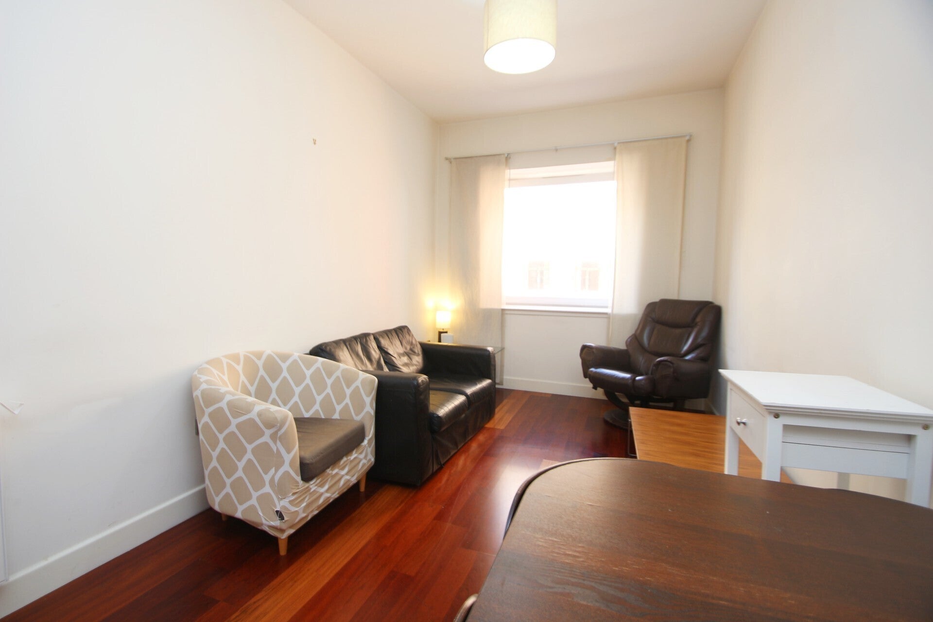 Flat Ingram Street in Glasgow