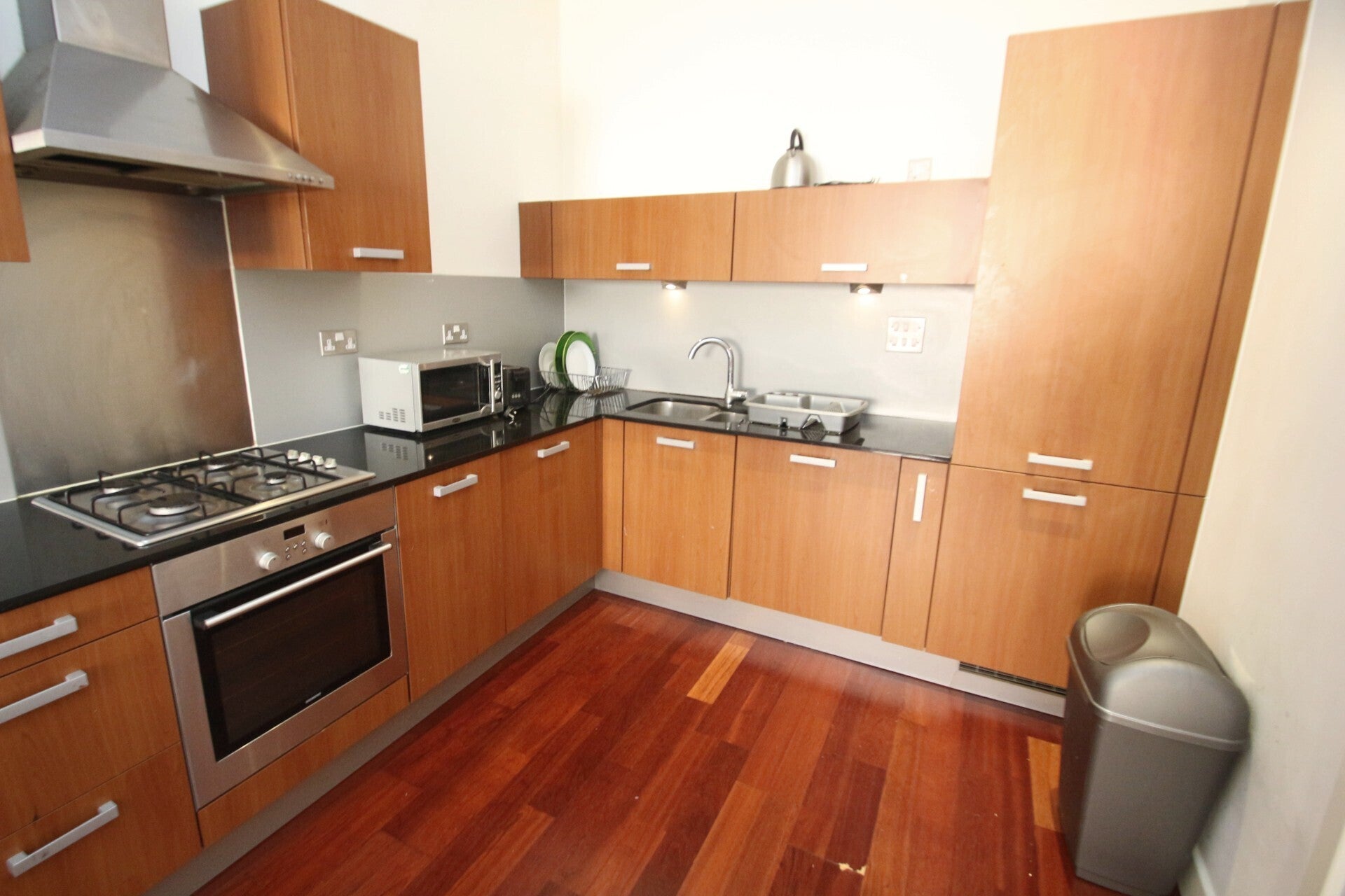 Flat Ingram Street in Glasgow