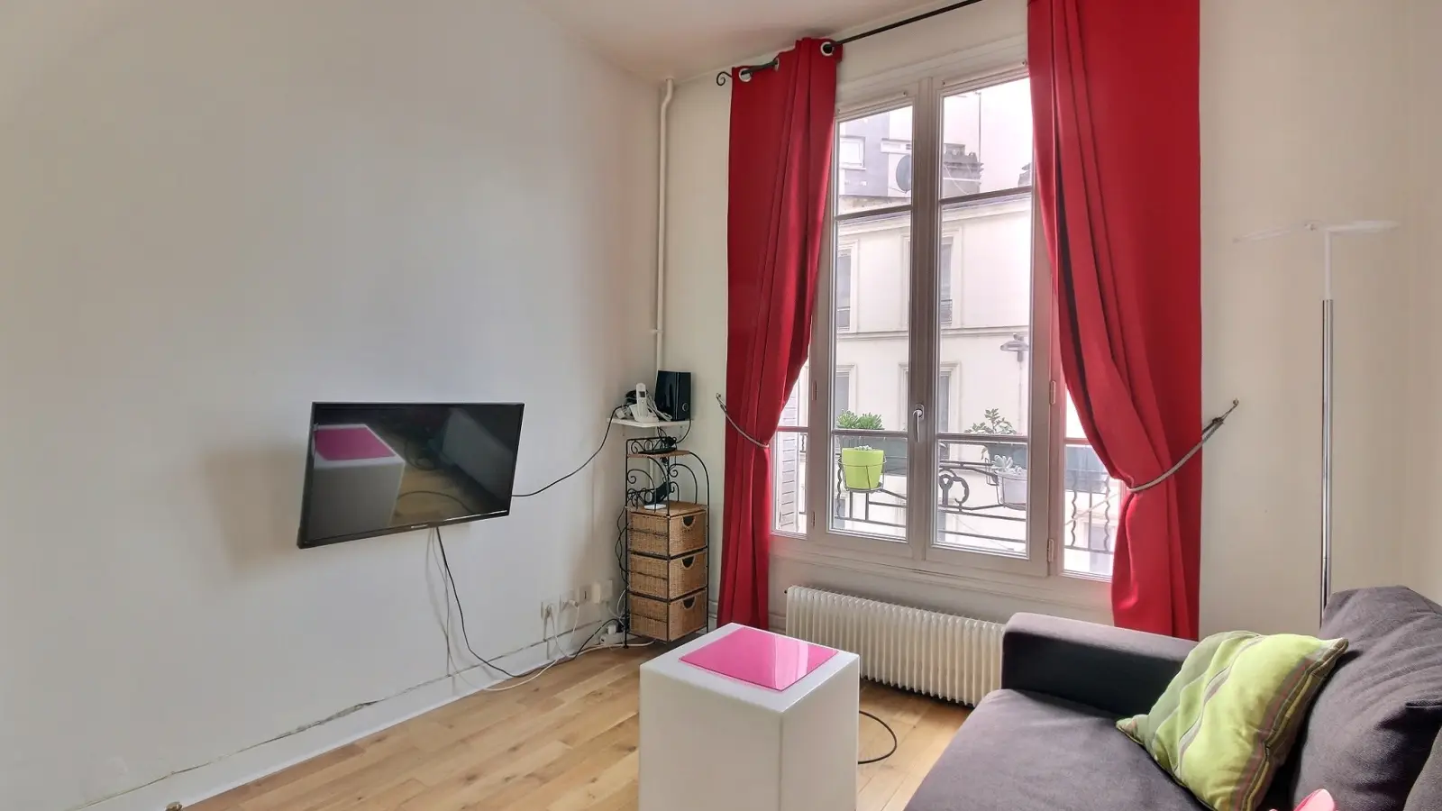 Flat Rue Gustave Rouanet in Paris