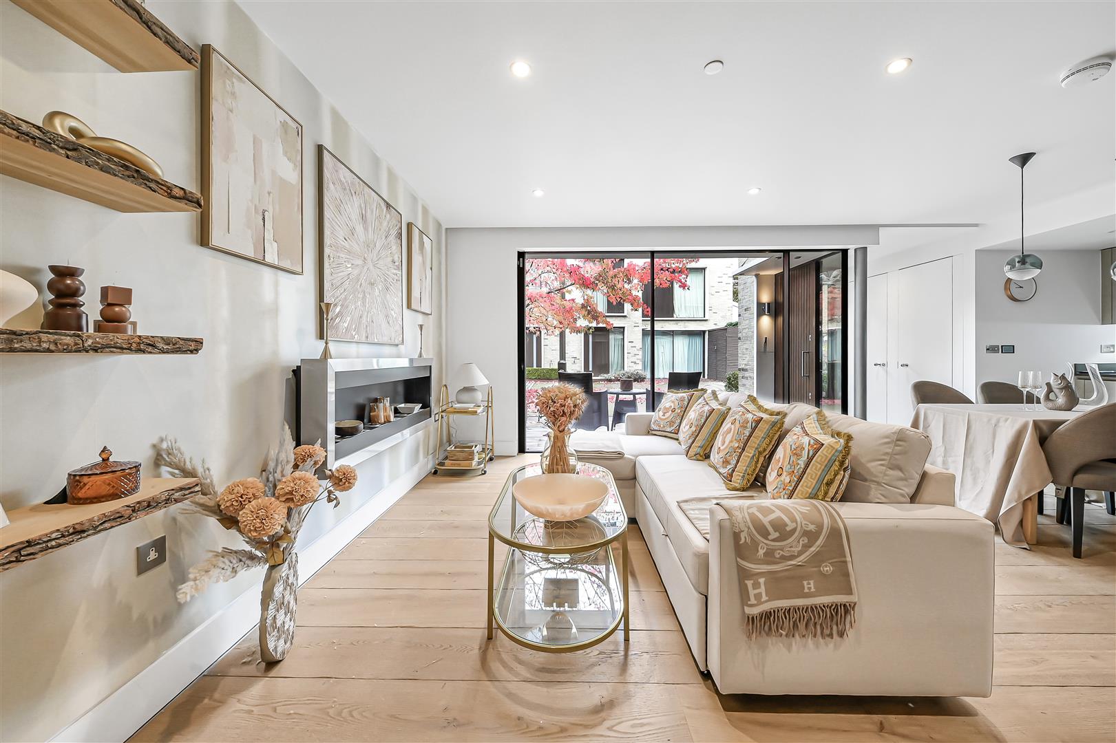 House Neeld Place in City of Westminster