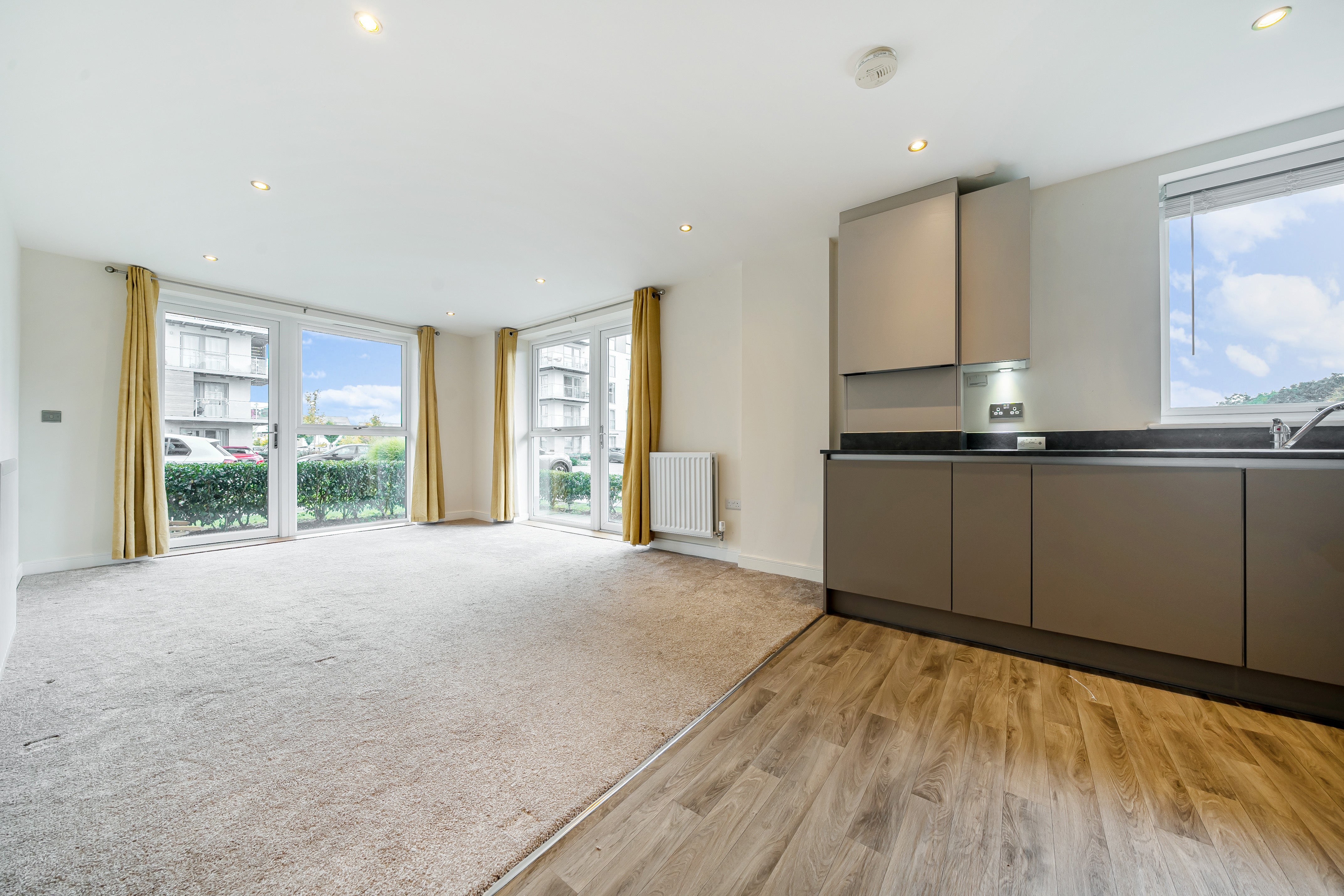 Flat Vicus Way in Maidenhead