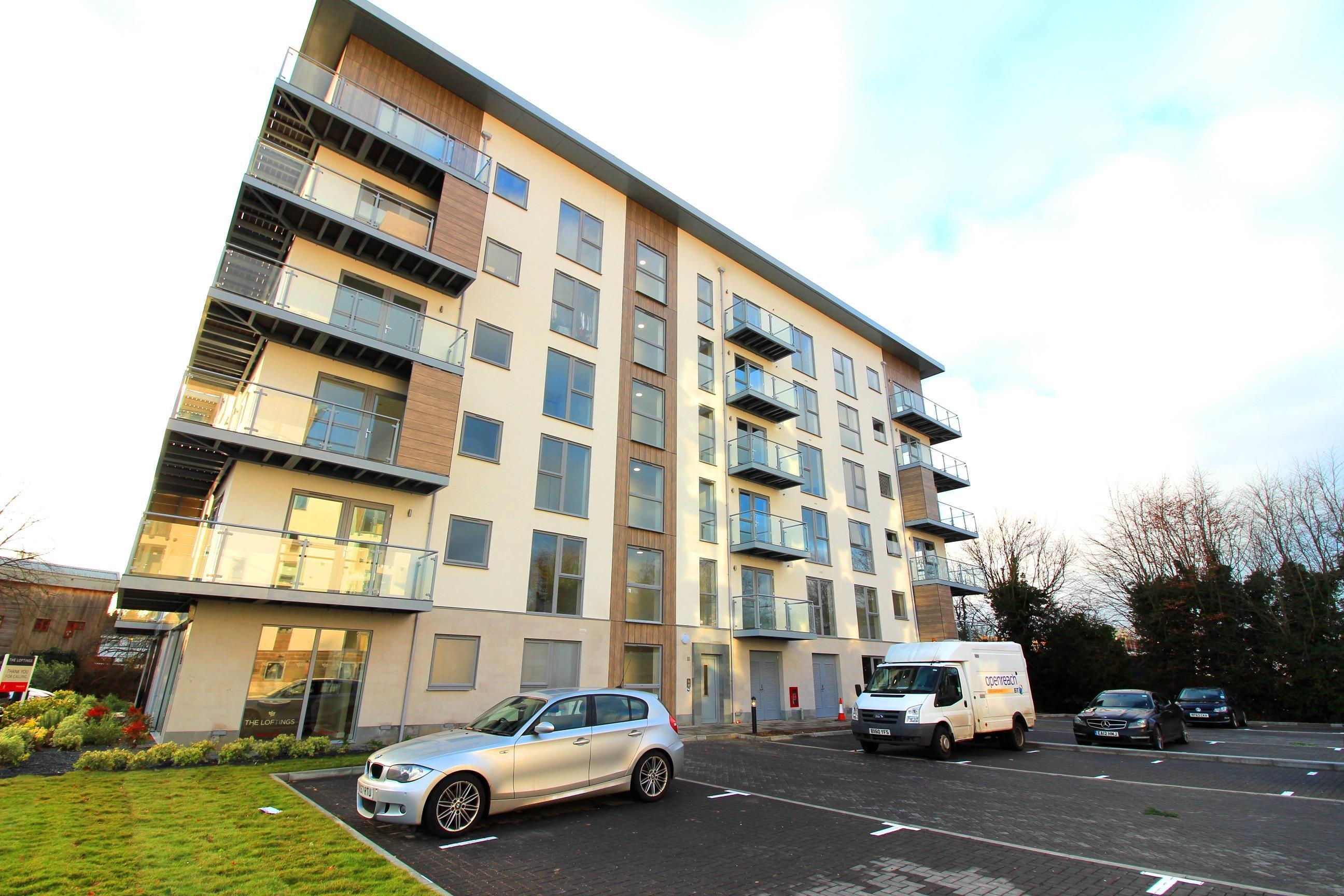 Flat Vicus Way in Maidenhead