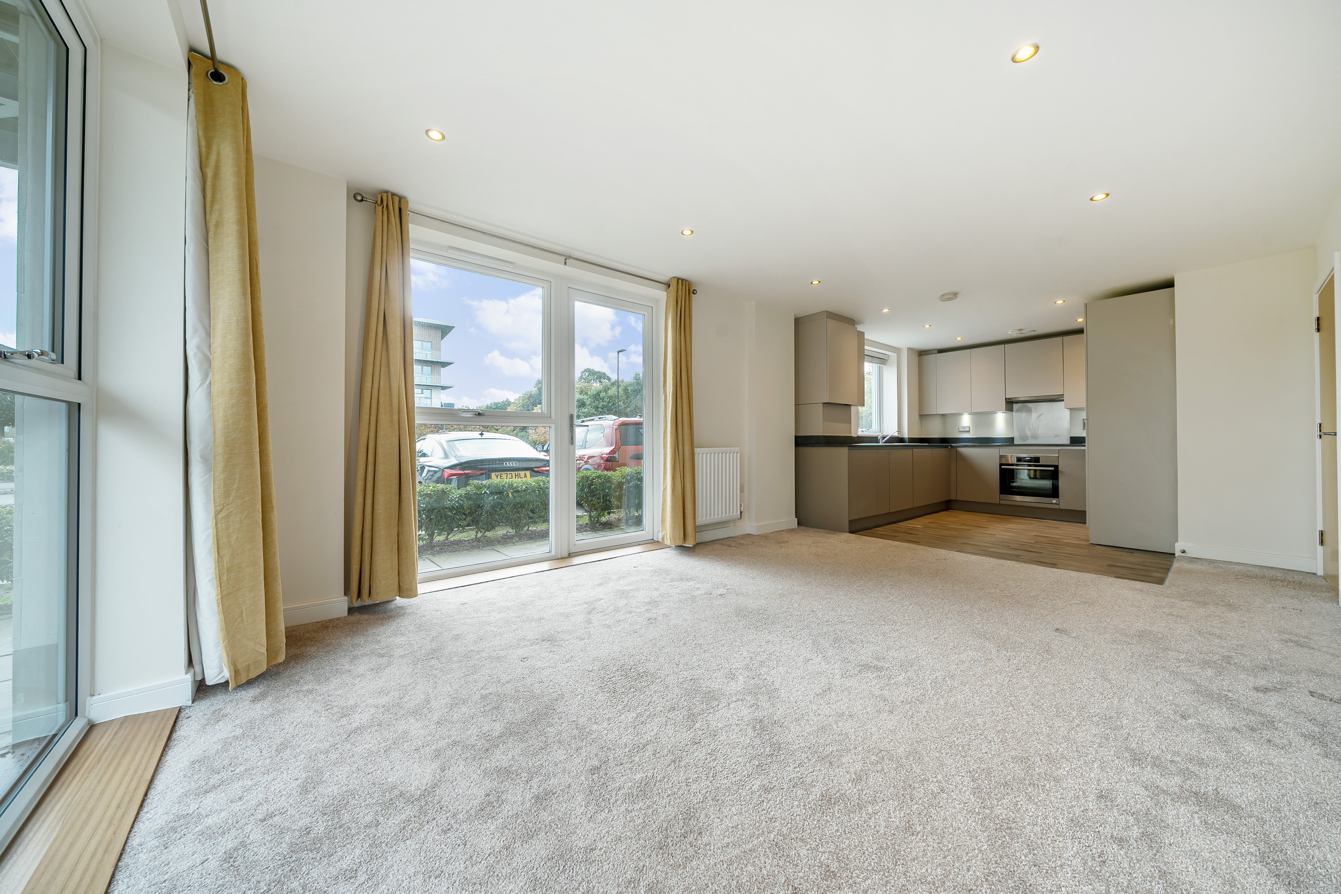 Flat Vicus Way in Maidenhead