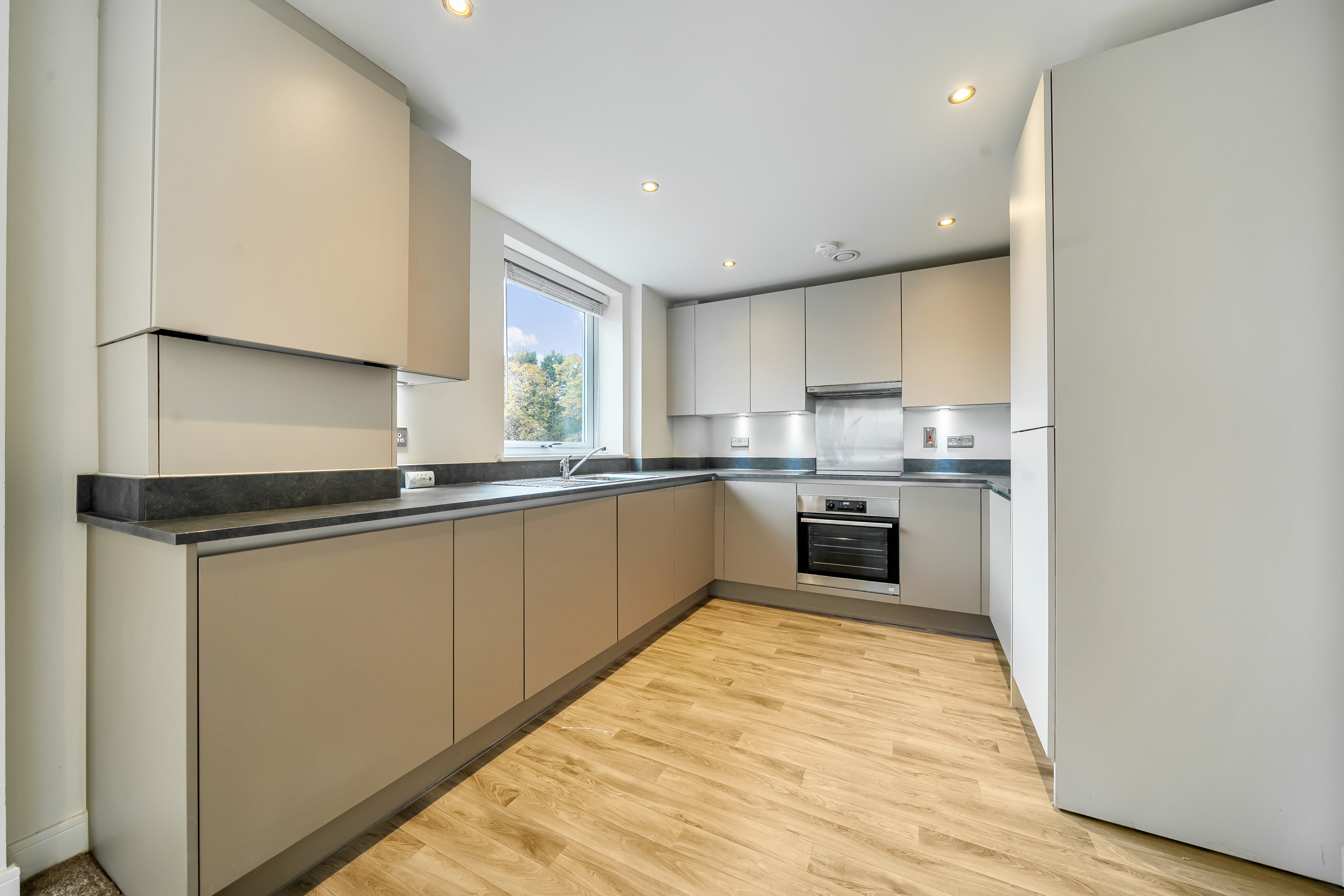 Flat Vicus Way in Maidenhead