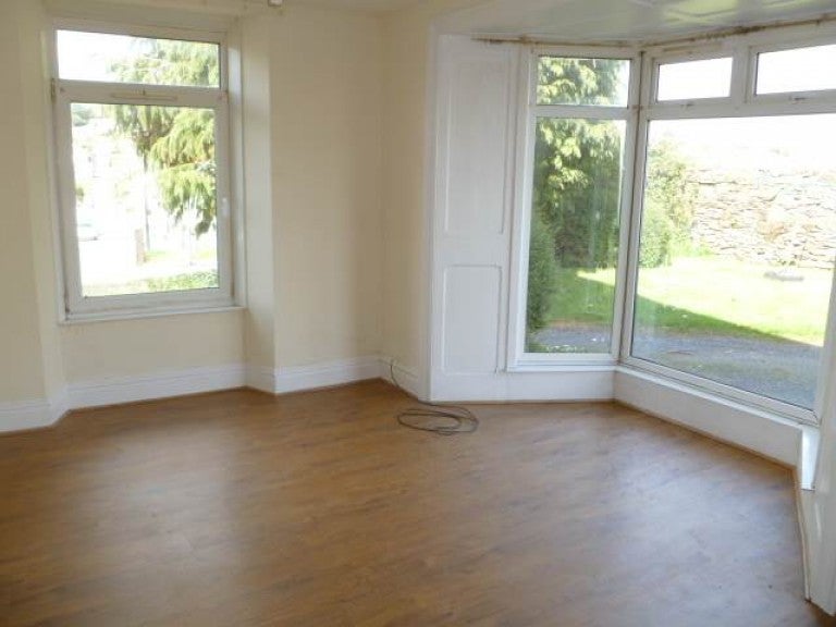 Flat Ashgrove in Pontyberem